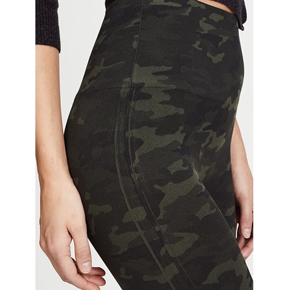 SPANX Layce green camo printed legging - Picture 2 of 12